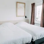 ホテル カフェ レストラン アビーナ 2*