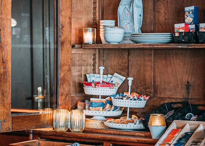 카페 레스토랑 아비나 2*