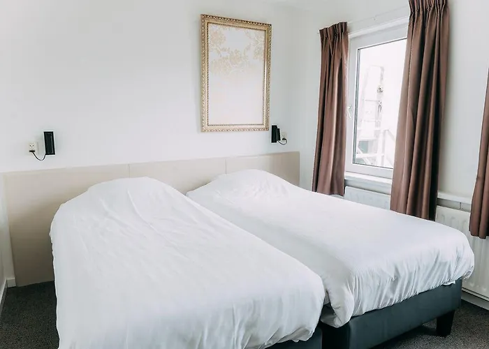 호텔 카페 레스토랑 아비나 2*