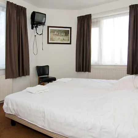 カフェ レストラン アビーナ ホテル 2*